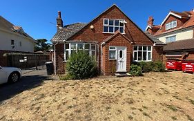 19A Stourwood Avenue